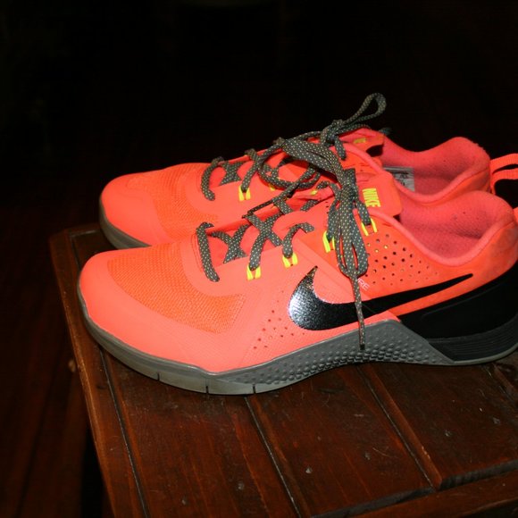 Nike Metcon Hyper-Orange Women's Cross Training Shoes-EXCELLENT CONDITION! - Picture 4 of 9